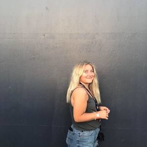 Meet your Posher, Adrienne